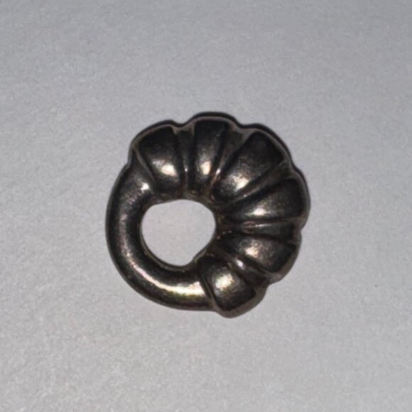 Hollow Circular Silver Pendant - Picture 5 of 9